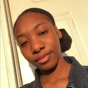 Meet your Posher, Layla